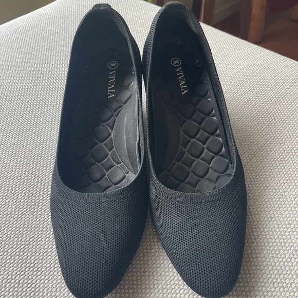 Vivaia size 7 black wedge heel - Picture 2 of 5